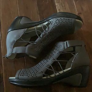 JBU memory foam by Jambu brand new size 11 medium